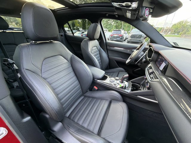 Used 2023 Alfa Romeo Stelvio Estrema AWD/4WD image 25