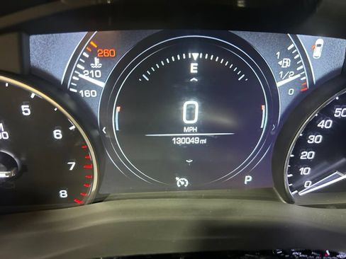 Used 2018 Cadillac XT5 Platinum AWD/4WD image 39
