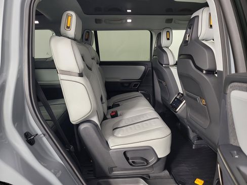 Used 2024 Rivian R1S Adventure AWD/4WD image 23