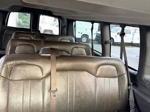 Used 2019 Chevrolet Express 3500 LS RWD image 30