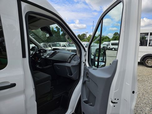 Used 2019 Ford Transit 150 XLT image 33
