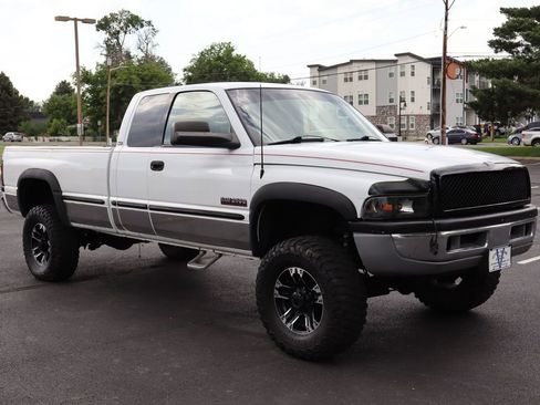 Used 1999 Dodge Ram 2500 Truck 4x4 Quad Cab image 2
