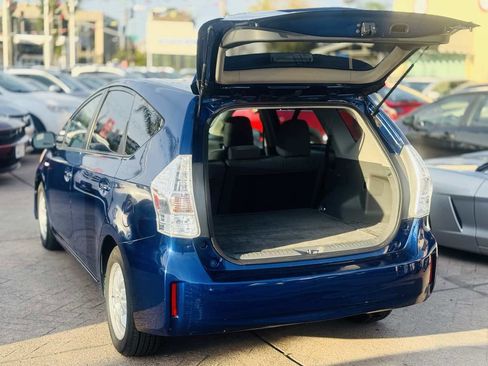 Used 2014 Toyota Prius V Two image 8