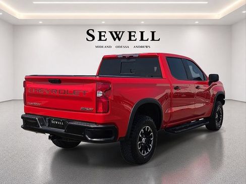 Used 2023 Chevrolet Silverado 1500 ZR2 w/ Technology Package AWD/4WD image 4