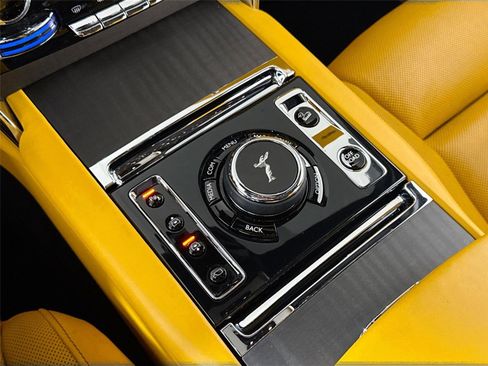 Used 2020 Rolls-Royce Cullinan image 21