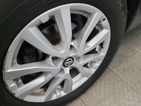 Used 2017 Nissan Rogue SV image 31