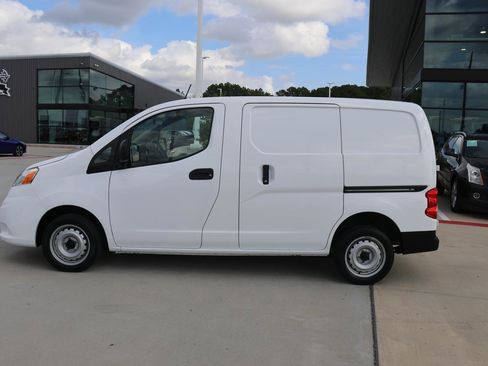 Used 2020 Nissan NV200 S w/ Back Door Glass Package image 2