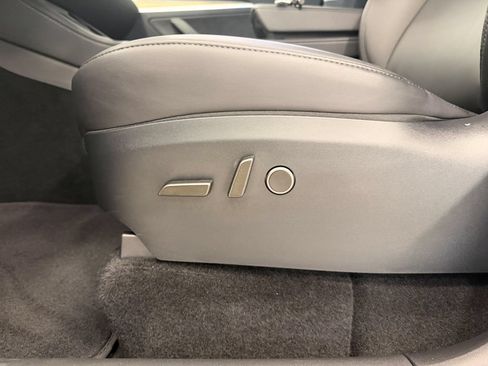 Used 2024 Tesla Model Y Long Range AWD/4WD image 13
