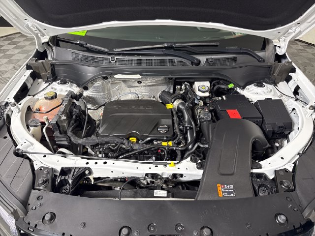 Used 2024 Chevrolet Trax RS w/ Sunroof Package FWD image 41