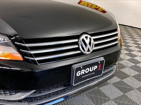 Used 2014 Volkswagen Passat 1.8T Wolfsburg Edition image 25