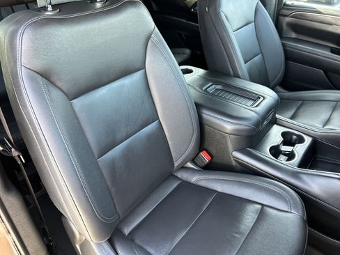 Used 2023 Chevrolet Tahoe Z71 w/ Z71 Off-Road Package image 28