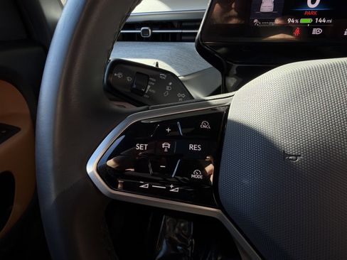 Used 2025 Volkswagen ID. Buzz Pro S Plus image 30