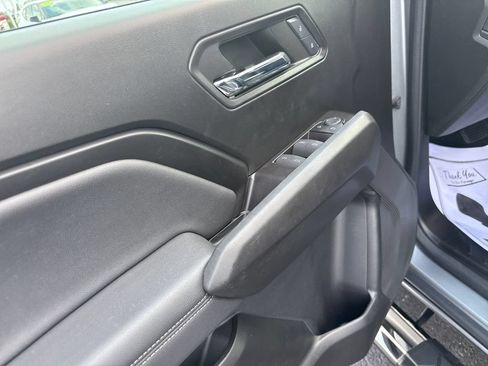 Used 2024 Chevrolet Colorado LT w/ LT Convenience Package III RWD image 24