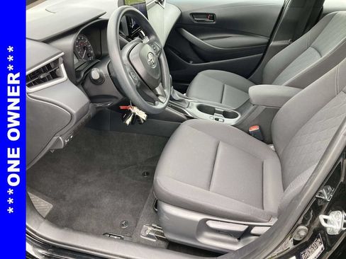 Used 2025 Toyota Corolla LE FWD image 14