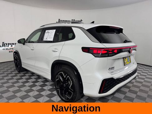 Used 2025 Volkswagen Tiguan SEL R-Line AWD/4WD image 9