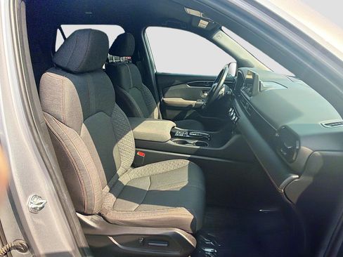Used 2025 Honda Pilot Sport image 32