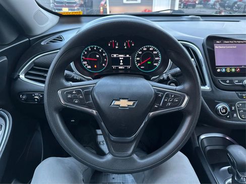 Used 2021 Chevrolet Malibu LT image 21