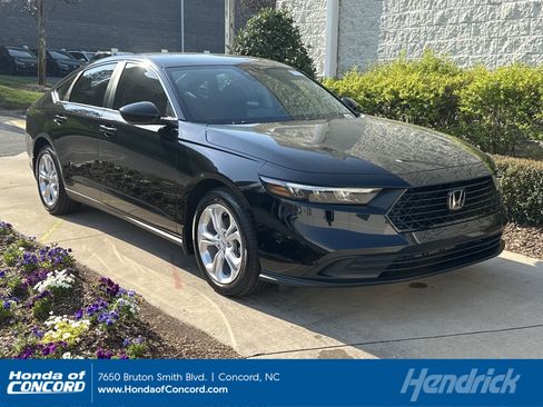 Certified 2025 Honda Accord LX image 1