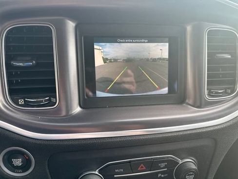 Used 2019 Dodge Charger SXT RWD image 15
