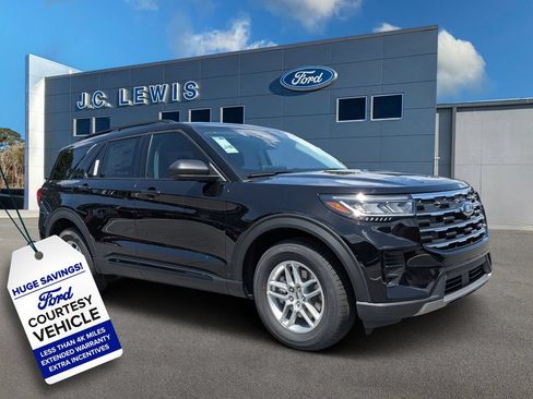 New 2026 Ford Explorer Active RWD image 1