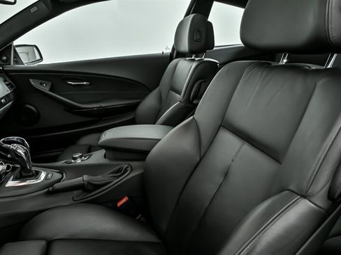 Used 2009 BMW 650i Coupe image 19