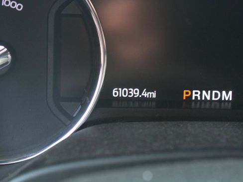 Used 2021 Ford F250 Platinum image 9