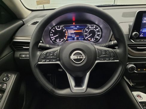 Used 2024 Nissan Altima 2.5 SV FWD image 22