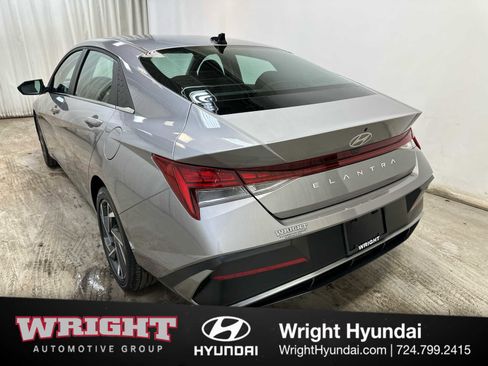 Certified 2025 Hyundai Elantra SEL image 4