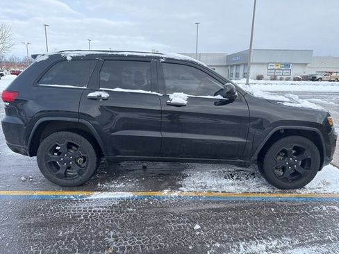 Used 2019 Jeep Grand Cherokee Laredo image 5