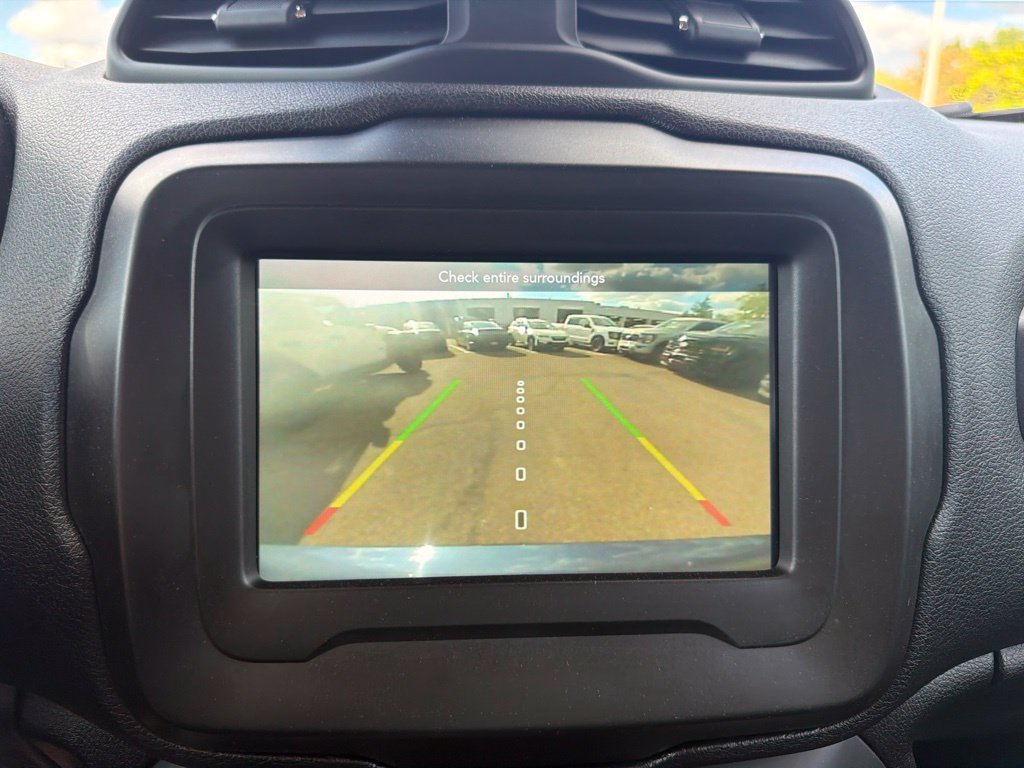 Used 2020 Jeep Renegade Latitude w/ Cold Weather Group AWD/4WD image 26