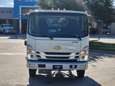 New 2025 Chevrolet Low Cab Forward image 8