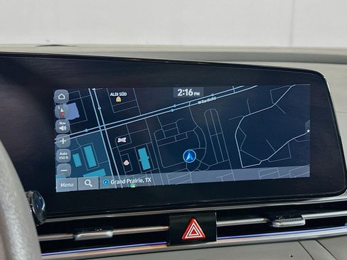 Used 2024 Hyundai Elantra SEL image 22