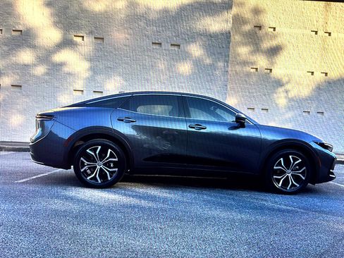 Used 2024 Toyota Crown XLE AWD (Natl) image 4