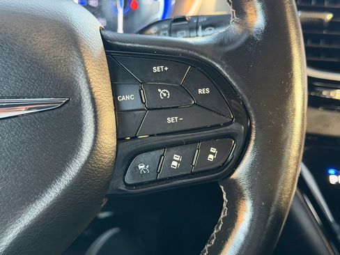 Used 2019 Chrysler Pacifica Touring-L Plus w/ Advanced Safetytec Group FWD image 34