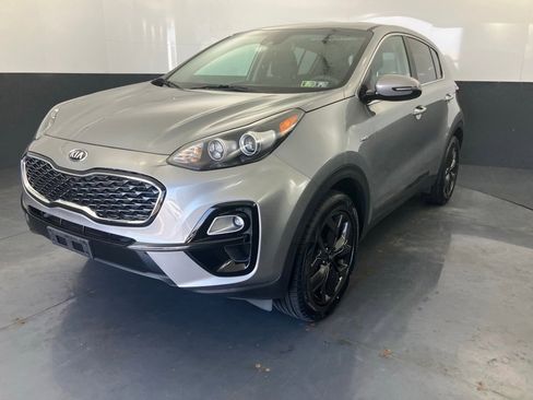 Used 2022 Kia Sportage LX w/ LX AWD Value Edition Package image 3