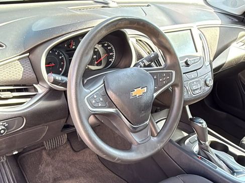 Used 2018 Chevrolet Malibu LS image 20
