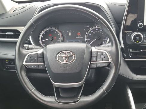 Used 2023 Toyota Highlander XLE image 29
