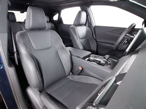 Used 2025 Lexus RX 350 w/ Convenience Package AWD/4WD image 16