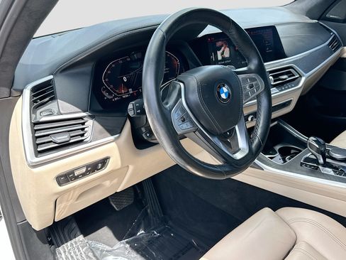 Used 2021 BMW X7 xDrive40i w/ Premium Package AWD/4WD image 9