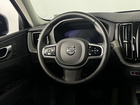 Used 2025 Volvo XC60 B5 Plus image 13