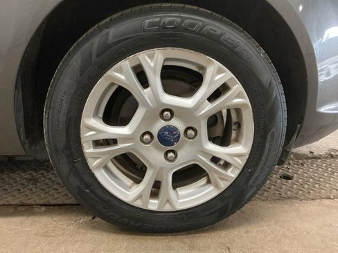 Used 2016 Ford Fiesta SE image 29