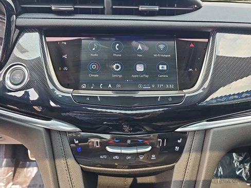 Used 2025 Cadillac XT6 Sport w/ Technology Package image 22