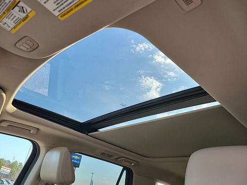 Used 2023 Ford Expedition Limited image 9