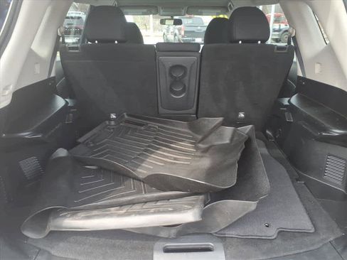 Used 2018 Nissan Rogue S image 20