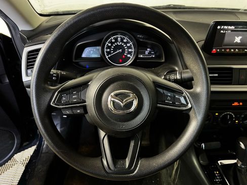 Used 2018 MAZDA MAZDA3 Sport FWD image 9