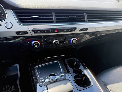 Used 2019 Audi Q7 2.0T Premium w/ Cold Weather Package image 17