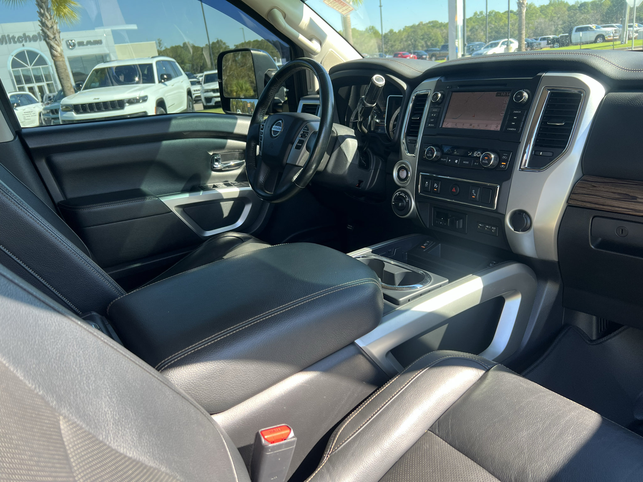 Used 2019 Nissan Titan SL w/ Chrome Package AWD/4WD image 17