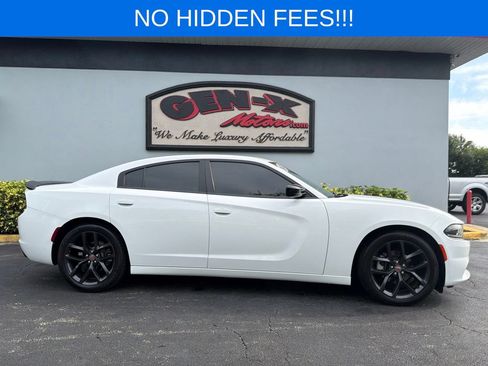 Used 2021 Dodge Charger SXT w/ Blacktop Package RWD image 2