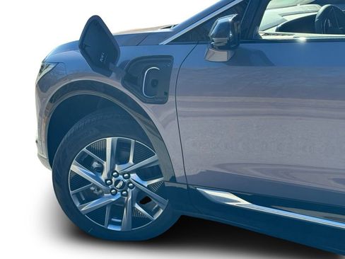 New 2026 Cadillac Optiq Luxury 2 image 8