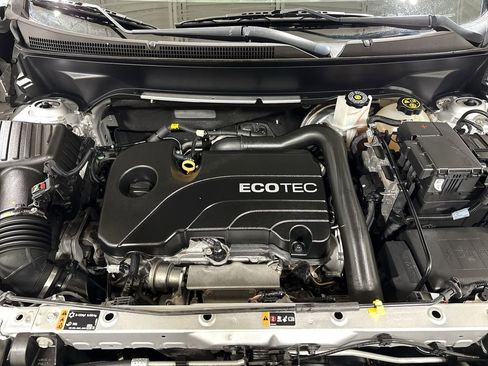 Used 2021 Chevrolet Equinox LS FWD image 24